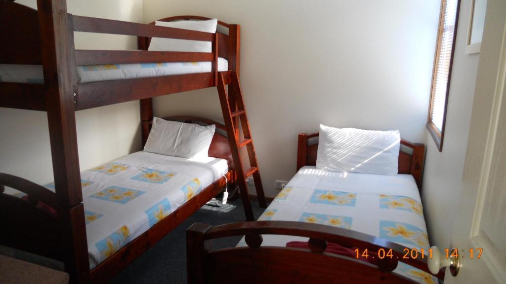 Summers Rest Units Port Campbell Room photo